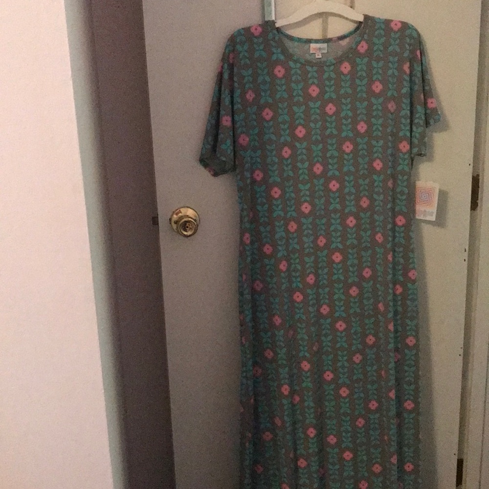 BNWT Lularoe Maria size XL